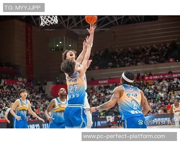 中国男篮迎战新西兰队力争胜利展现团队精神与竞技状态